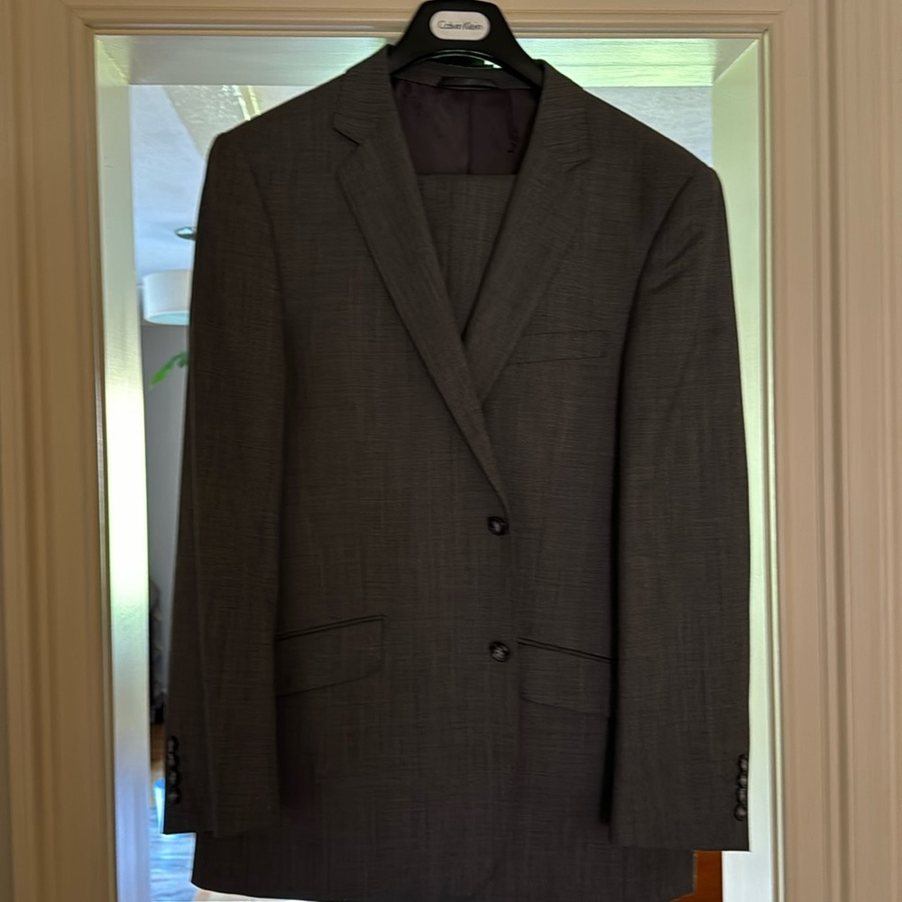 Naldini, Italian Wool 3 Piece Suit. Beautiful Gray Wo??? Gem